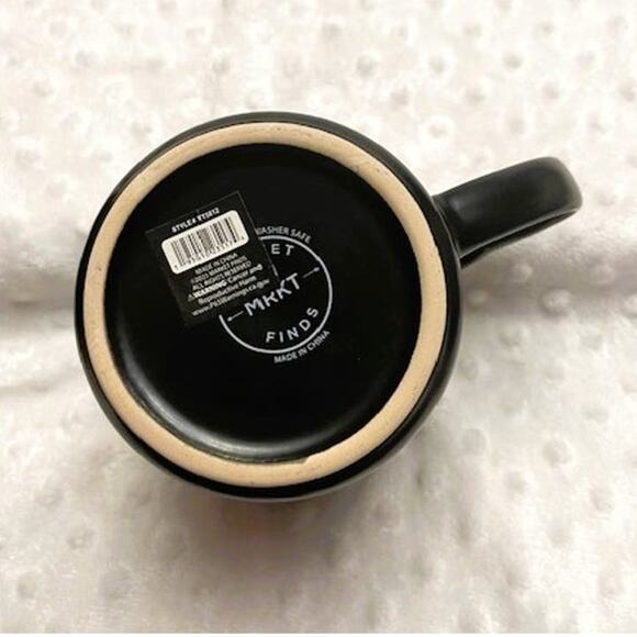 Market Finds Black & Red Raised Roses Stained Glass Heart 14oz Ceramic Mug-NEW - Picture 7 of 7